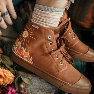 BANGS Shoes - Women’s Size 9 - Sunset Mountain Design 🌞🌄